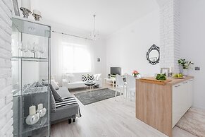 P&O Apartments Center