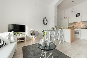 P&O Apartments Center