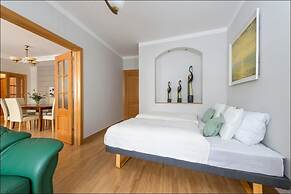 P&O Apartments Center