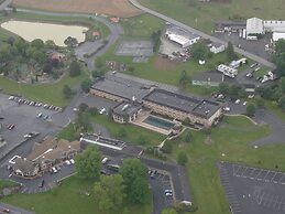 Bird in Hand Family Inn