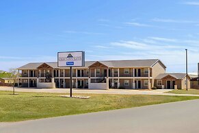 Eagle's Den Suites Cotulla a Travelodge by Wyndham
