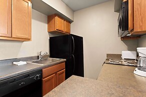 Eagle's Den Suites Cotulla a Travelodge by Wyndham