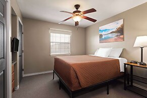 Eagle's Den Suites Cotulla a Travelodge by Wyndham