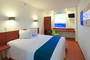 One Querétaro Aeropuerto Hotel