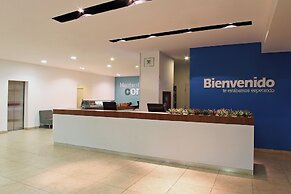 One Querétaro Aeropuerto Hotel