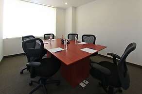 One Querétaro Aeropuerto Hotel