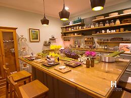 Hillary Nature Resort Spa