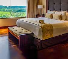 Hillary Nature Resort Spa