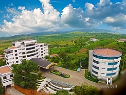Hillary Nature Resort Spa