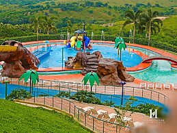 Hillary Nature Resort Spa