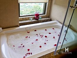 Hillary Nature Resort Spa