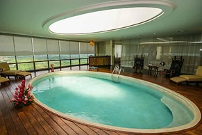 Hillary Nature Resort Spa