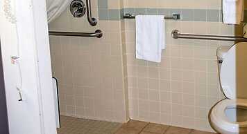 Boarders Inn & Suites by Cobblestone Hotels - Wautoma