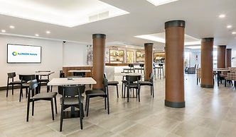 Hotel ILUNION Las Lomas