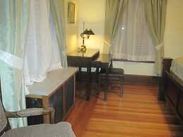 Walton Manor Inn Bed & Breakfast