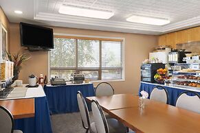 Travelodge by Wyndham Spruce Grove