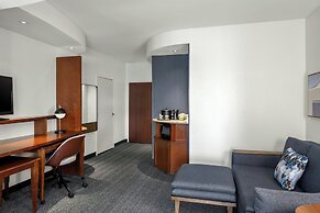 Courtyard by Marriott Evansville East