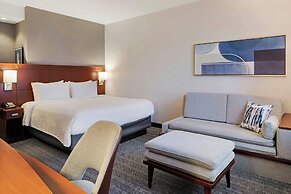 Courtyard by Marriott Long Beach Airport