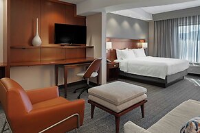 Courtyard by Marriott Long Beach Airport