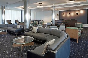 Courtyard by Marriott Long Beach Airport