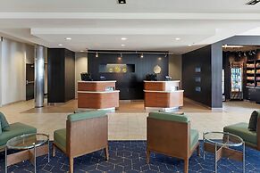 Courtyard by Marriott Long Beach Airport