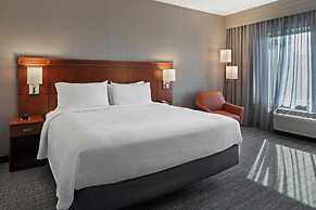 Courtyard by Marriott Long Beach Airport