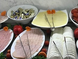 Amphora Hotel & Suites