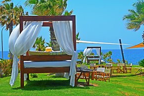 Amphora Hotel & Suites