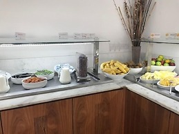 Amphora Hotel & Suites