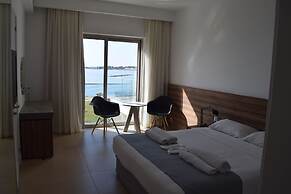 Amphora Hotel & Suites