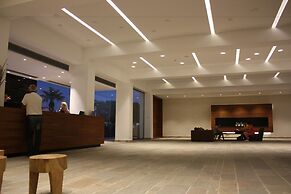 Amphora Hotel & Suites