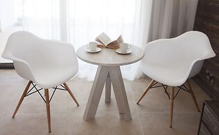 Amphora Hotel & Suites