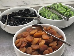 Amphora Hotel & Suites