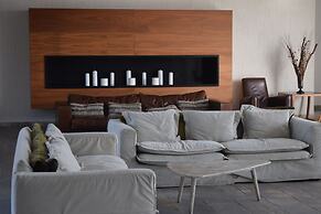 Amphora Hotel & Suites