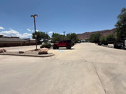 River Canyon Lodge