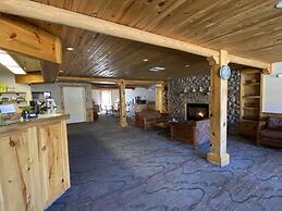 River Canyon Lodge