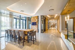 Radisson Hotel and Convention Centre OR Tambo Airport
