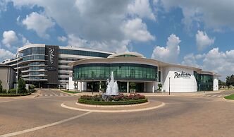 Radisson Hotel and Convention Centre OR Tambo Airport