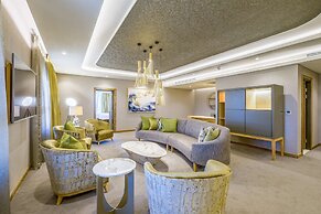 Radisson Hotel and Convention Centre OR Tambo Airport
