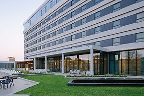 Radisson Hotel and Convention Centre OR Tambo Airport