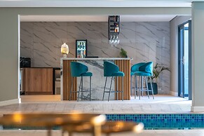 Radisson Hotel and Convention Centre OR Tambo Airport
