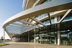 Radisson Hotel and Convention Centre OR Tambo Airport