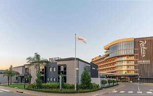 Radisson Hotel and Convention Centre OR Tambo Airport