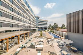 Radisson Hotel and Convention Centre OR Tambo Airport