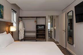 Radisson Hotel and Convention Centre OR Tambo Airport