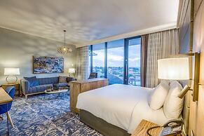 Radisson Hotel and Convention Centre OR Tambo Airport