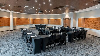 Radisson Hotel and Convention Centre OR Tambo Airport