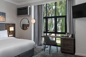 Radisson Hotel and Convention Centre OR Tambo Airport