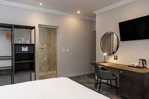 Radisson Hotel and Convention Centre OR Tambo Airport