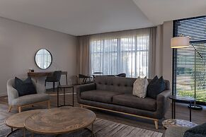Radisson Hotel and Convention Centre OR Tambo Airport